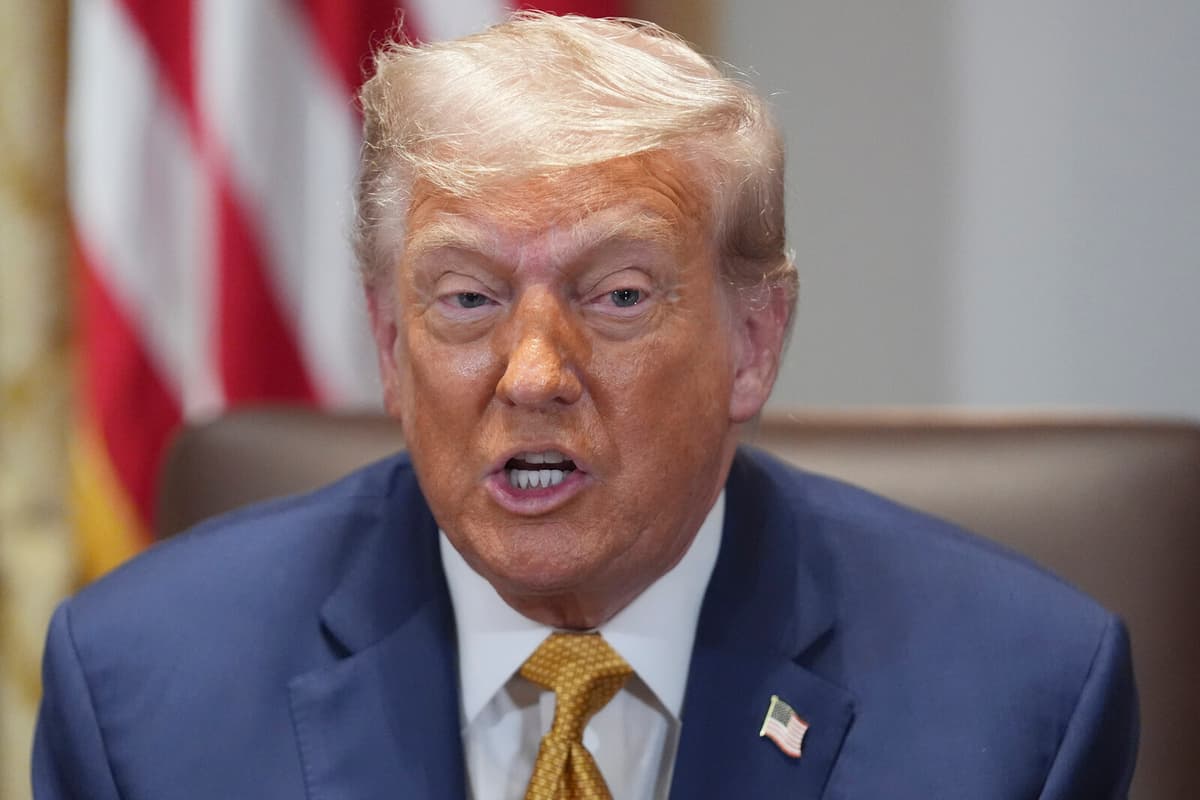 Trump Warns Canada of 35-Percent Tariffs Amid Trade Tensions