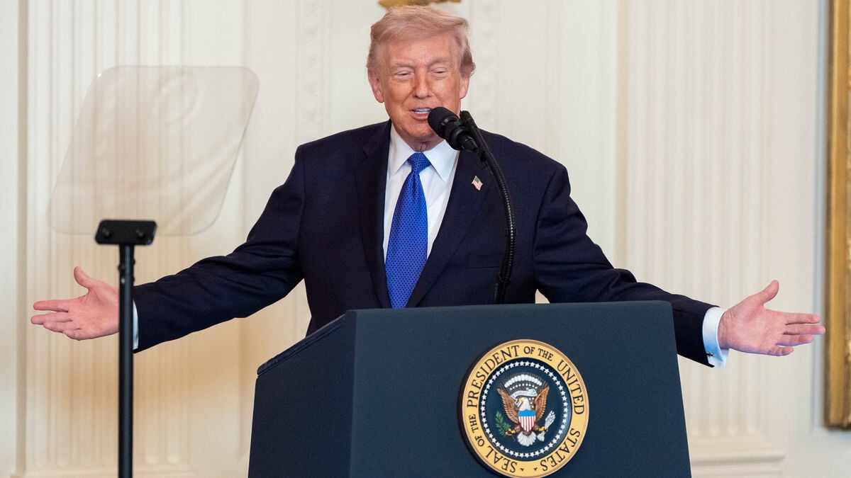Trump accepts invitation to White House Correspondents' Dinner for first time since becoming president