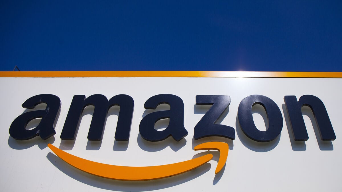 Amazon shares fall more than 6% after revenue and earnings miss expectations
