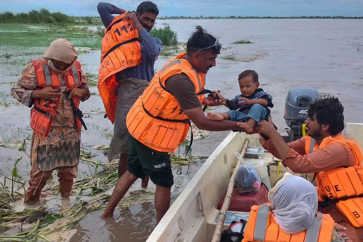 Half a Million Evacuate Due to Severe Floods in Eastern Pakistan