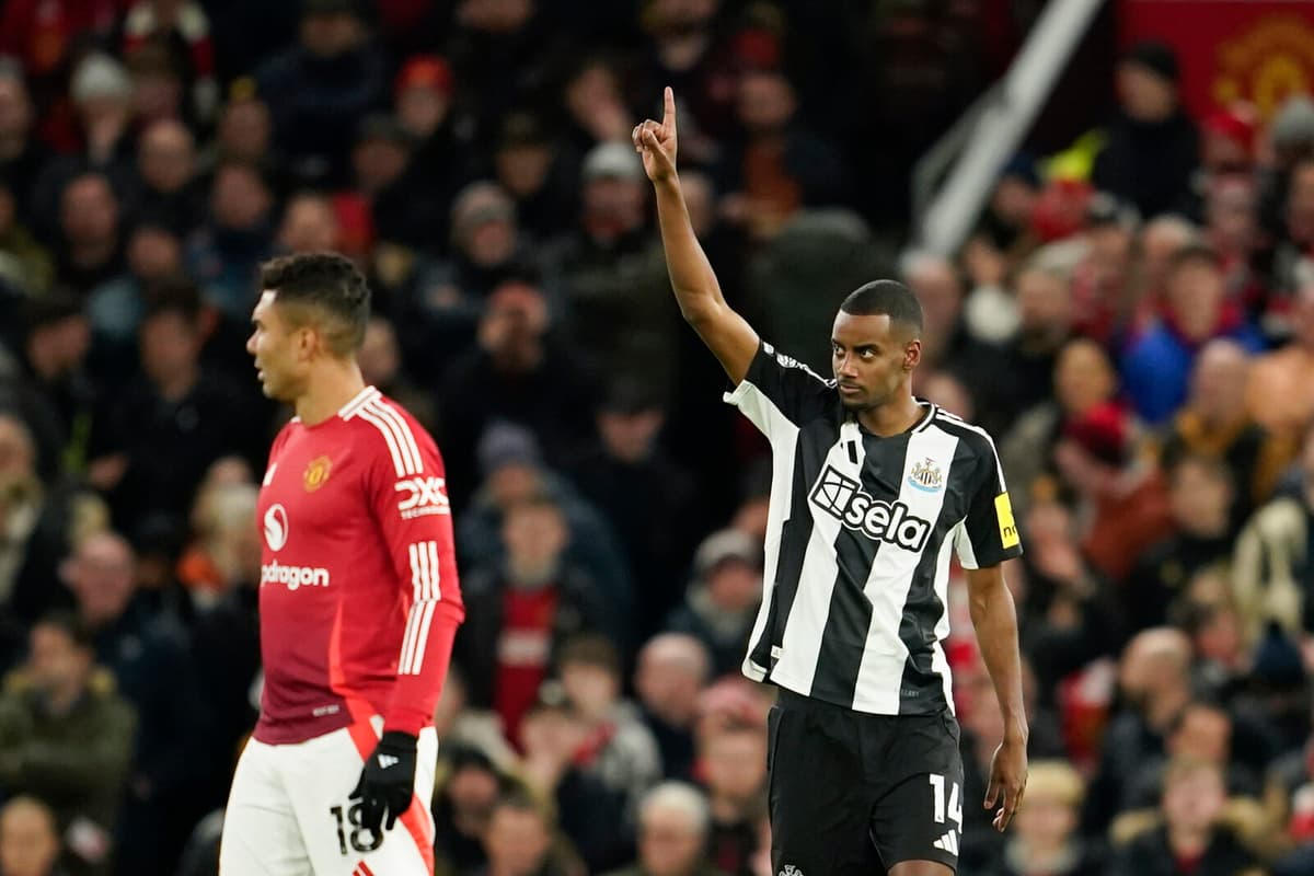 Isak Shines with Assist as Newcastle Defeats Man United 4-1