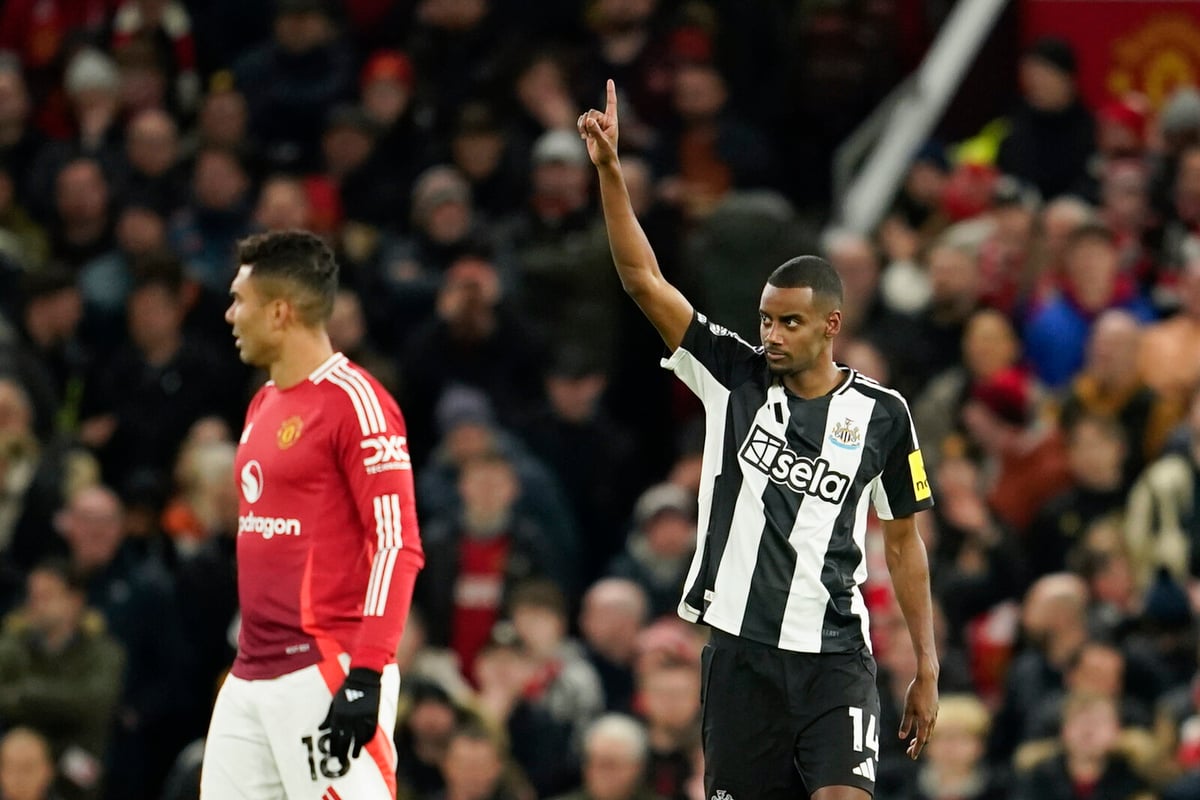 Isak Shines with Assist as Newcastle Defeats Man United 4-1