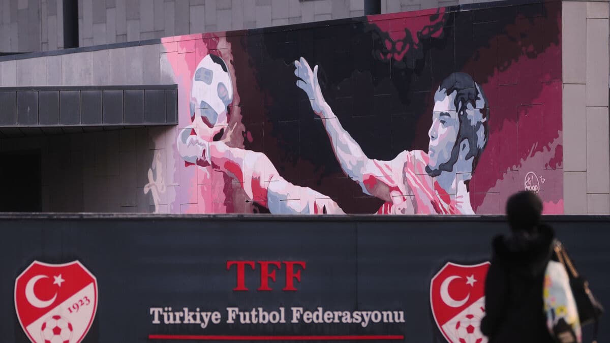 Arrest warrants issued for 29 football players in Turkey