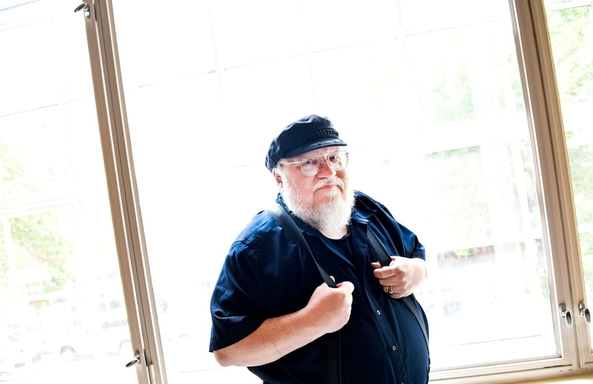 Game of Thrones Fan Suggests New Author for Book Series Ending