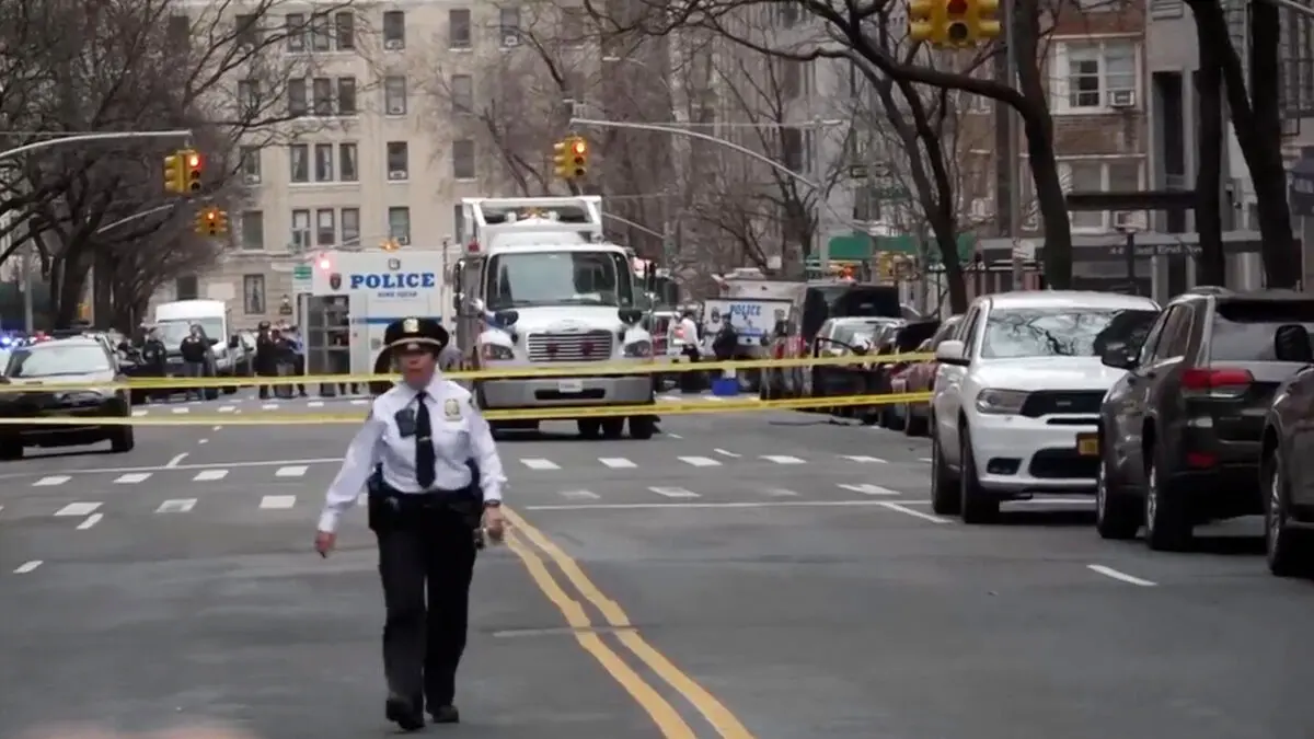 Suspected terrorist attack in New York after homemade explosives thrown at crowd
