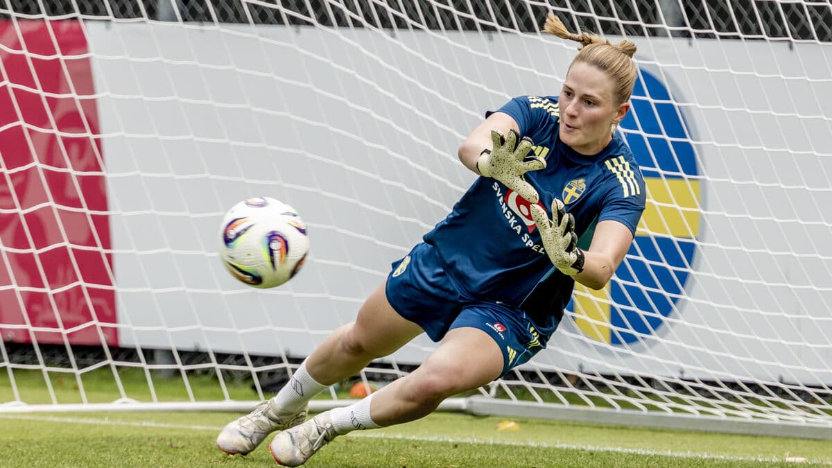 National team goalkeeper Tove Enblom suffers cruciate ligament injury