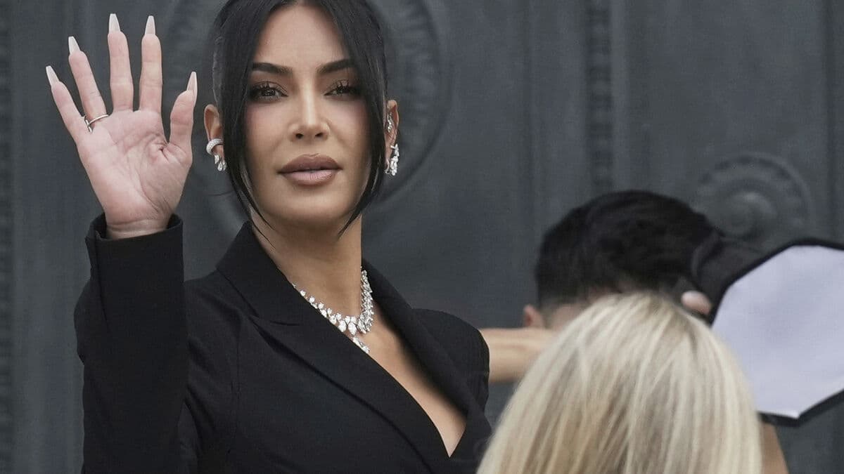 Kim Kardashian awarded 1 euro in damages over Paris robbery