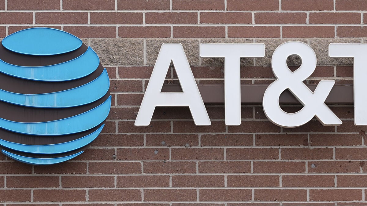 AT&T Shares Fall Despite Raising Full-Year Profit Forecast After Strong Third Quarter