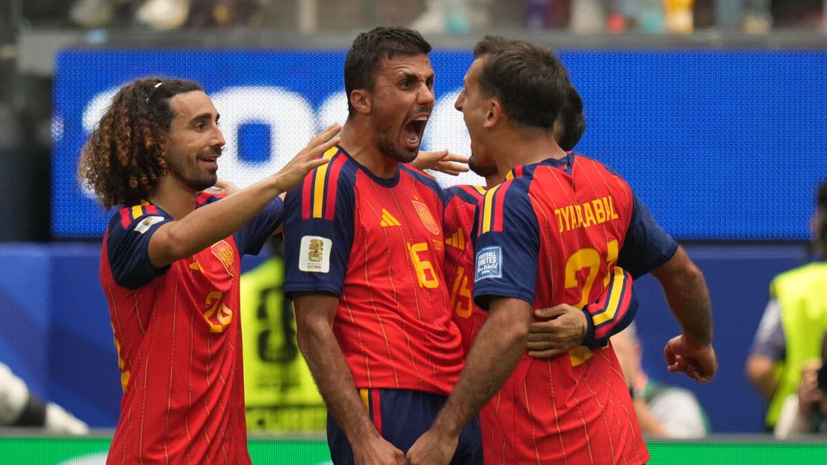 World Cup guide: Can Spain's unbeaten defense stop Belgium?