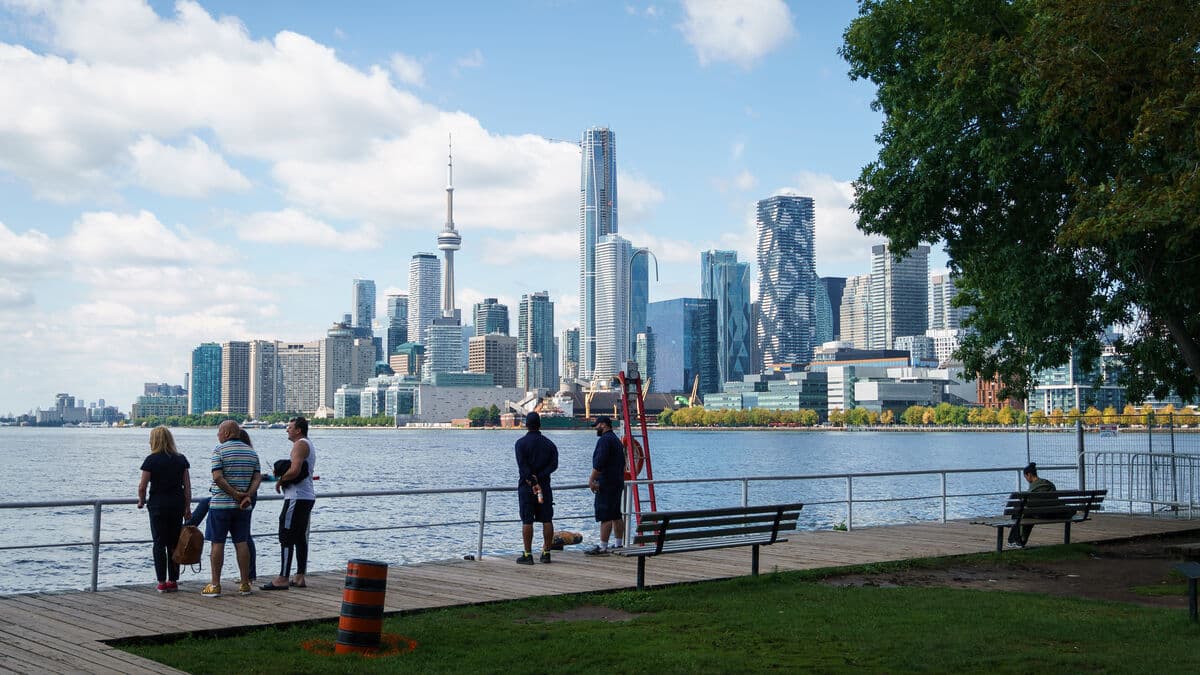 Trump orders Lake Ontario renamed Lake America in the US
