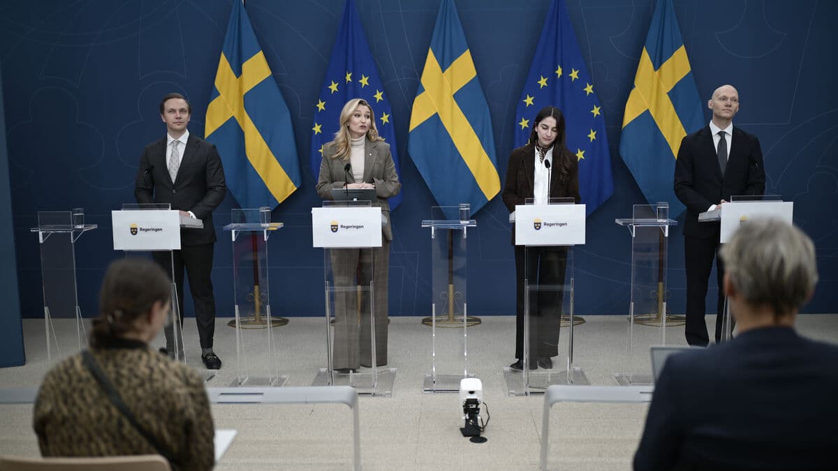 The government opens Sweden's coasts to new nuclear power plants