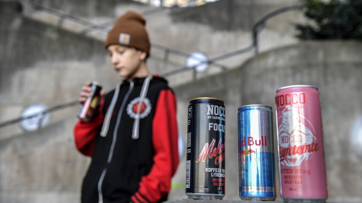 Authorities want to oppose energy drinks with help of young people