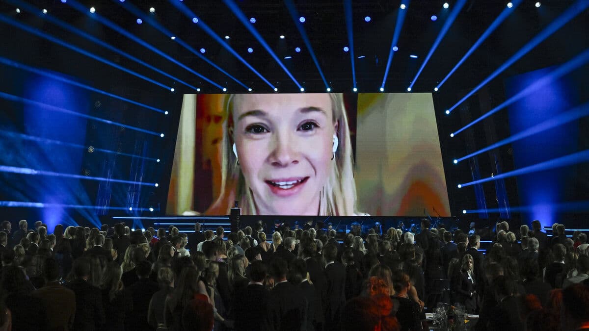 The winner's Olympic greeting: Defend the blue and yellow colors