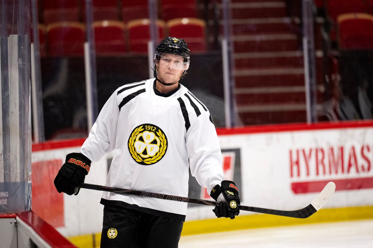 Bäckström Records Assist in Brynäs' CHL Victory Over Klagenfurt