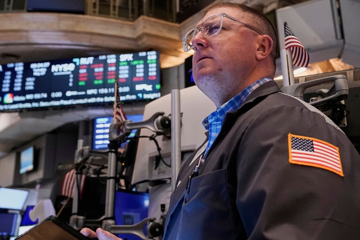 US Stock Market Declines Ahead of Nvidia's Earnings Report