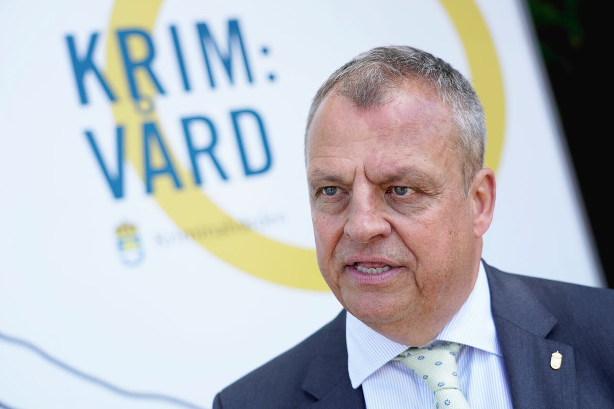 Prison Service Chief Opposes Jailing 13-Year-Olds for Serious Crimes