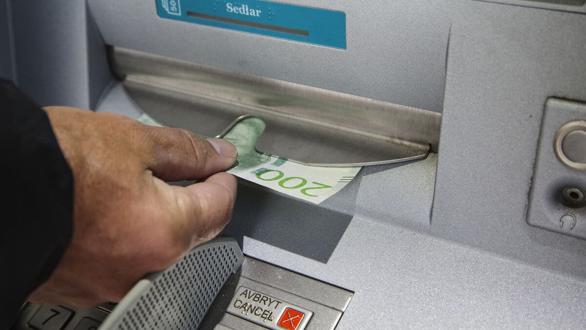 Fewer cash withdrawals - most cash in Skåne