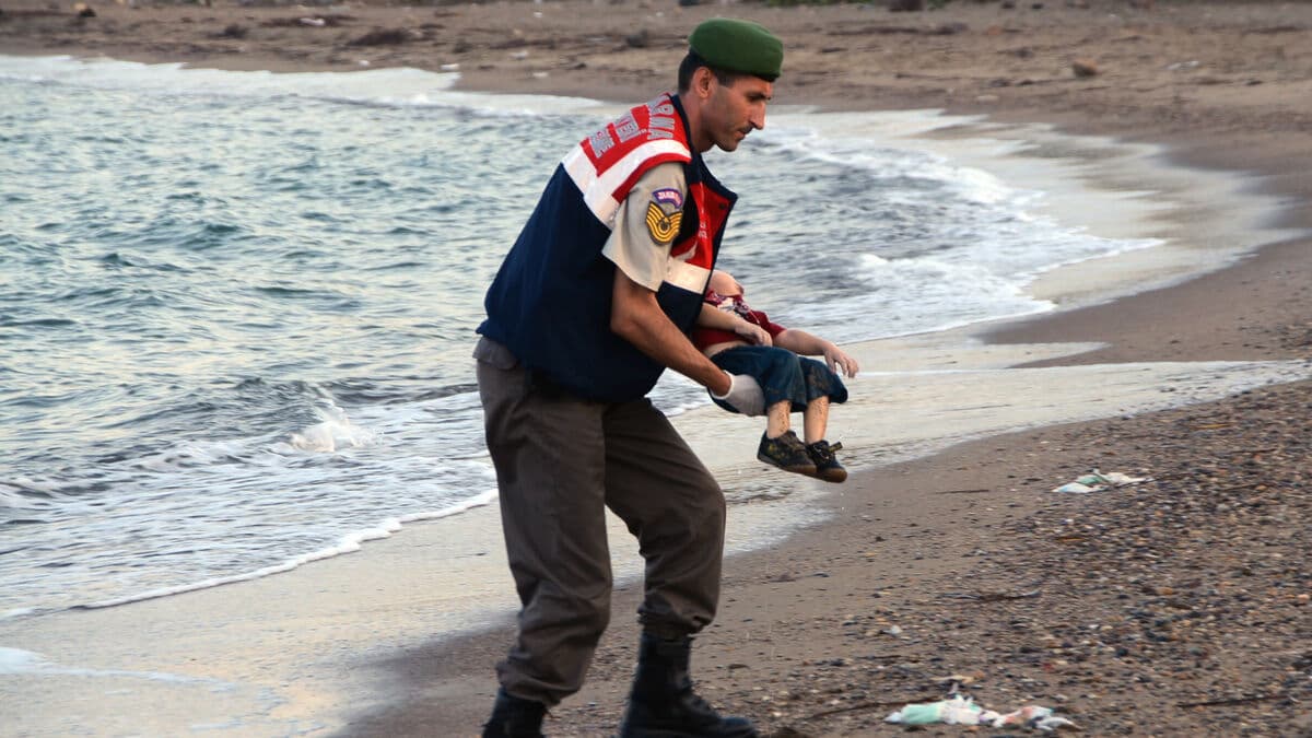 Refugee Crisis 2015: Key Events and Impact on Europe and Sweden