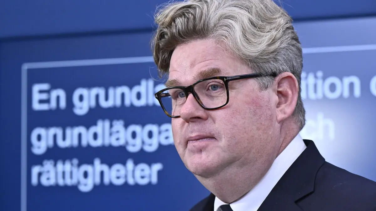 The parliamentary parties are invited for talks about the gangs