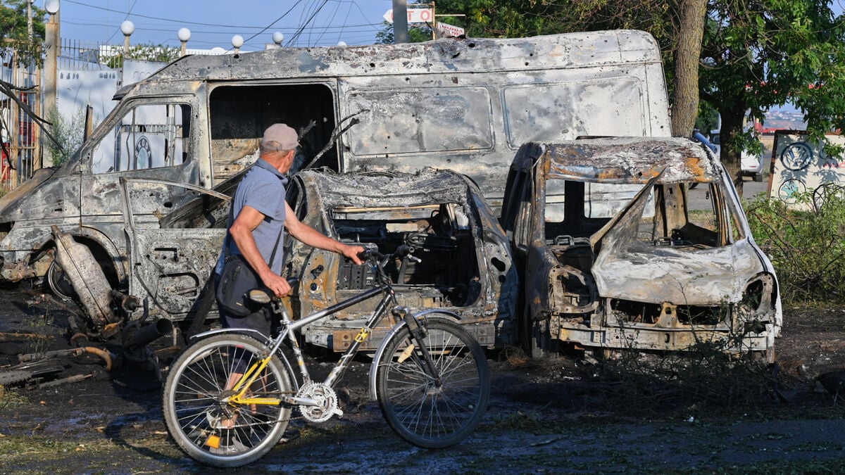 At least five civilians killed in Russian attacks on Ukraine