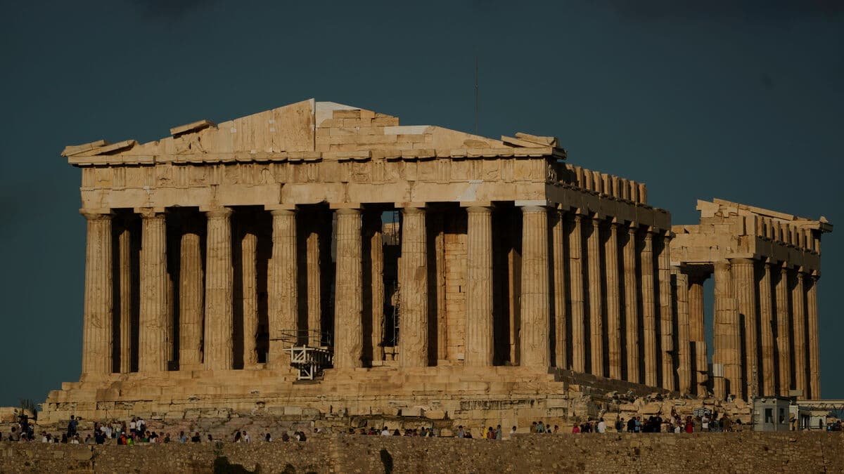 Parthenon Unveiled Without Scaffolding for First Time in 200 Years