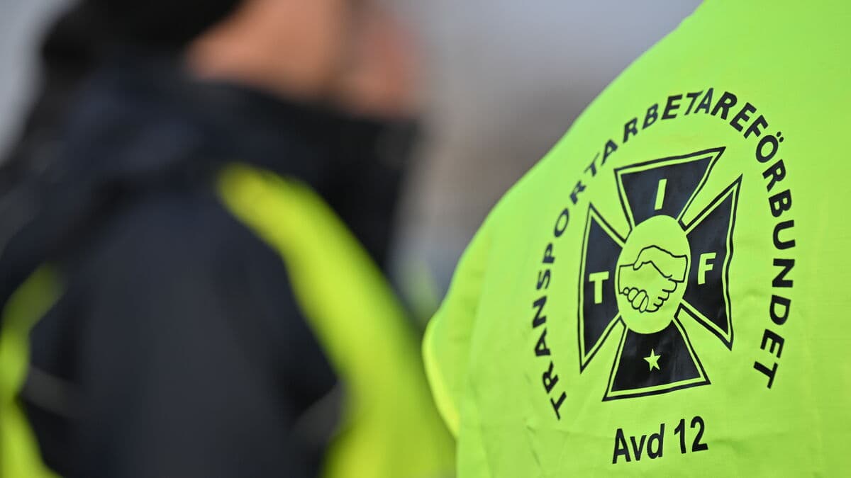 Transport wins in court after Tesla blockade, Labor Court rules