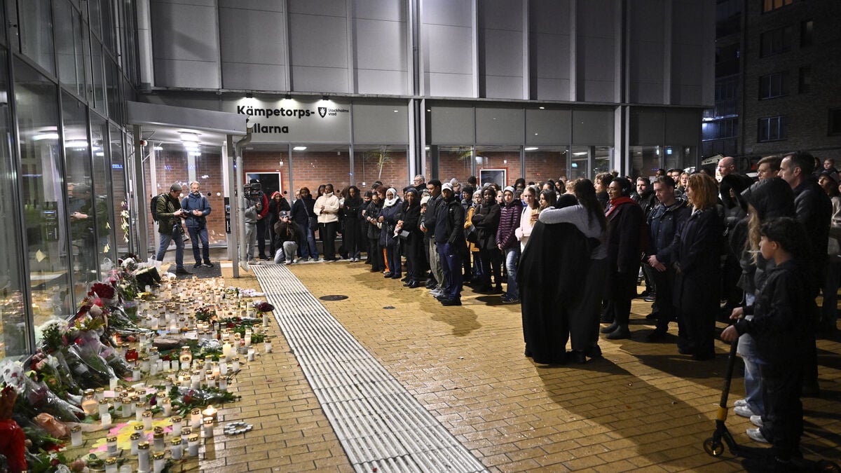 Mourners Hold Minute of Silence for 24-Year-Old Woman Killed in Stockholm Sports Hall Shooting