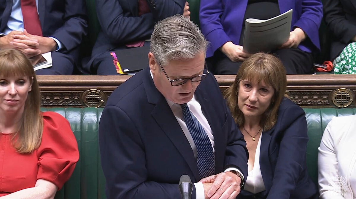Keir Starmer Backs Finance Minister Rachel Reeves Amid Political Setback