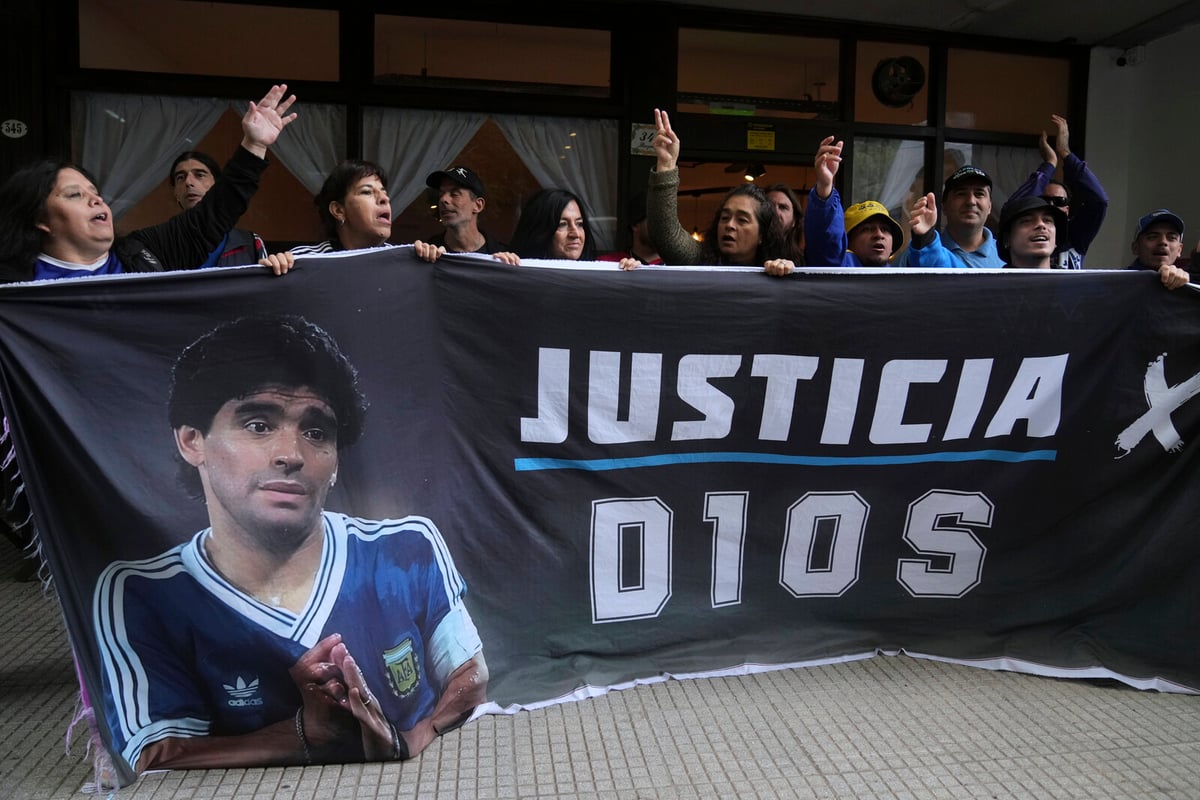 Maradona Medical Staff Trial Halted Over Judge Bias Concerns