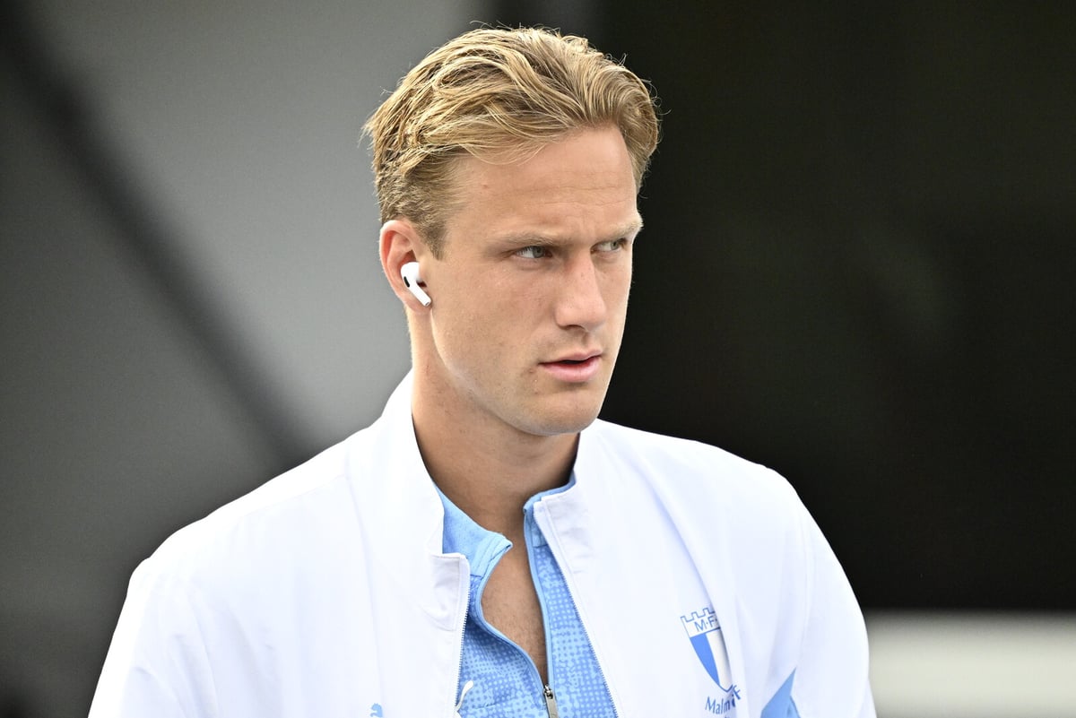 Malmö FF's Erik Botheim Out for Three Months After Surgery