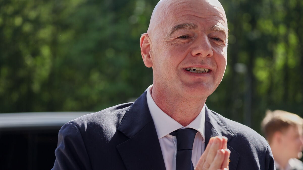 Infantino opens talks on FIFA reforms after criticism from federations