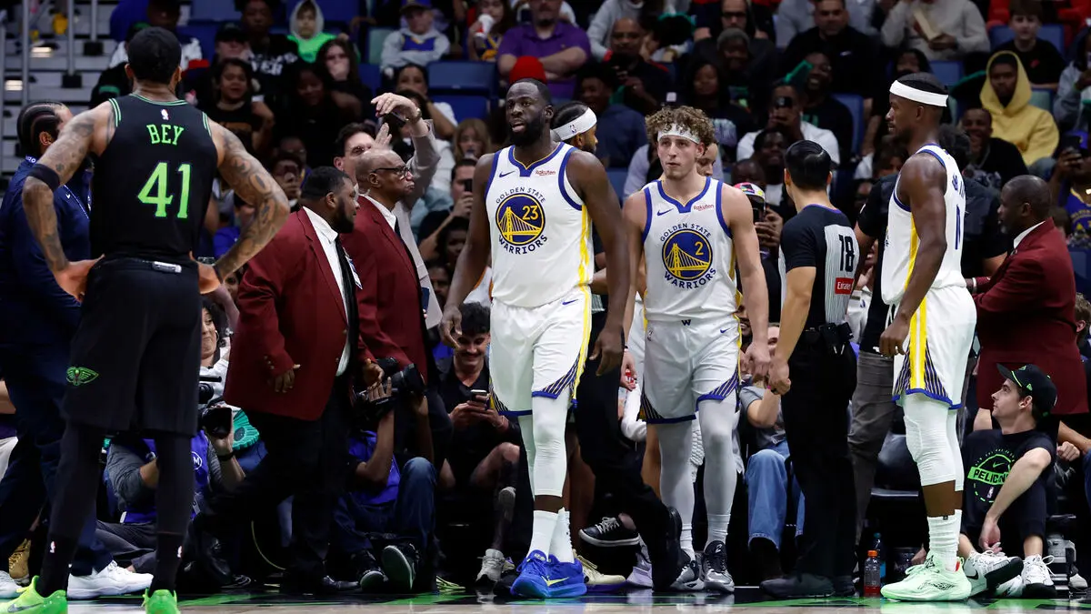 Confronted bystanders: "He called me a woman"