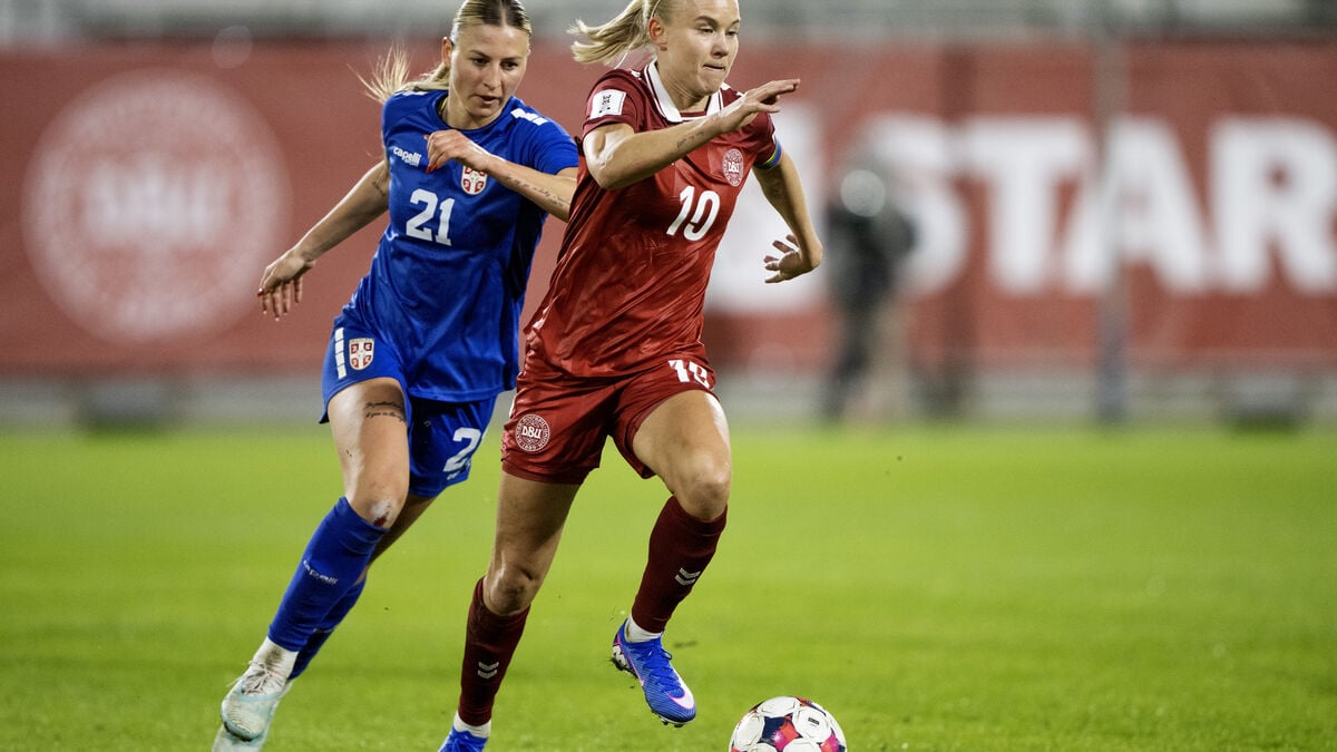Harder missed a penalty as Denmark drew 1-1 with Italy