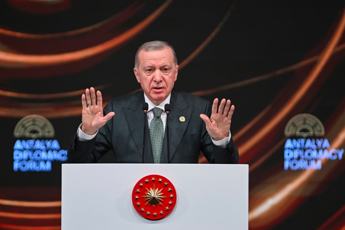 Turkey Proposes Hosting Peace Talks Amid Russia-Ukraine Tensions