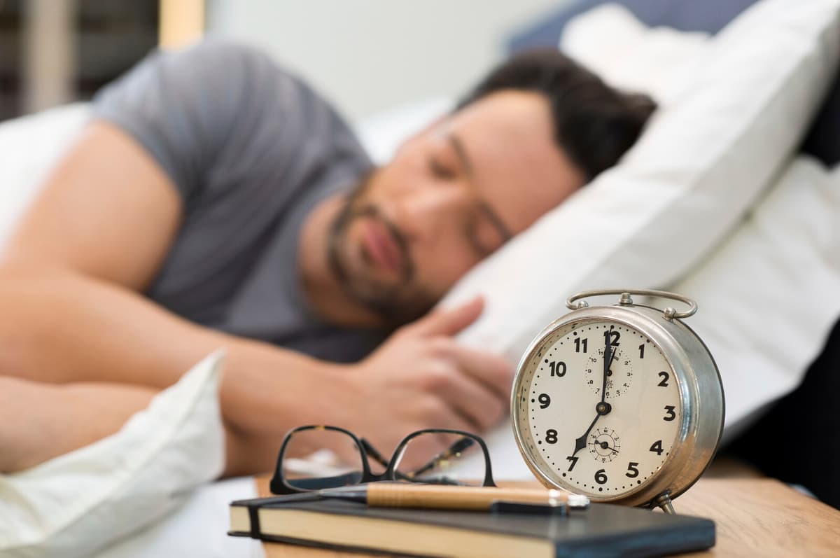 Tips to Overcome Social Jetlag and Reset Your Sleep Schedule