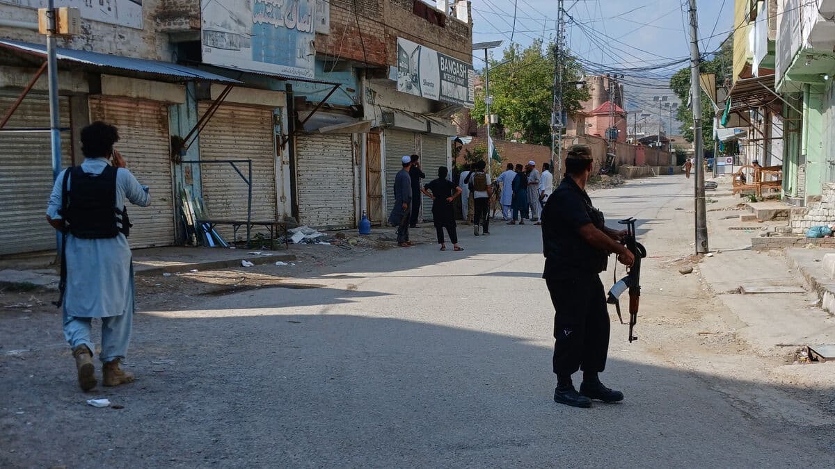 At least 16 killed in mosque bombing in northwestern Pakistan, reports say