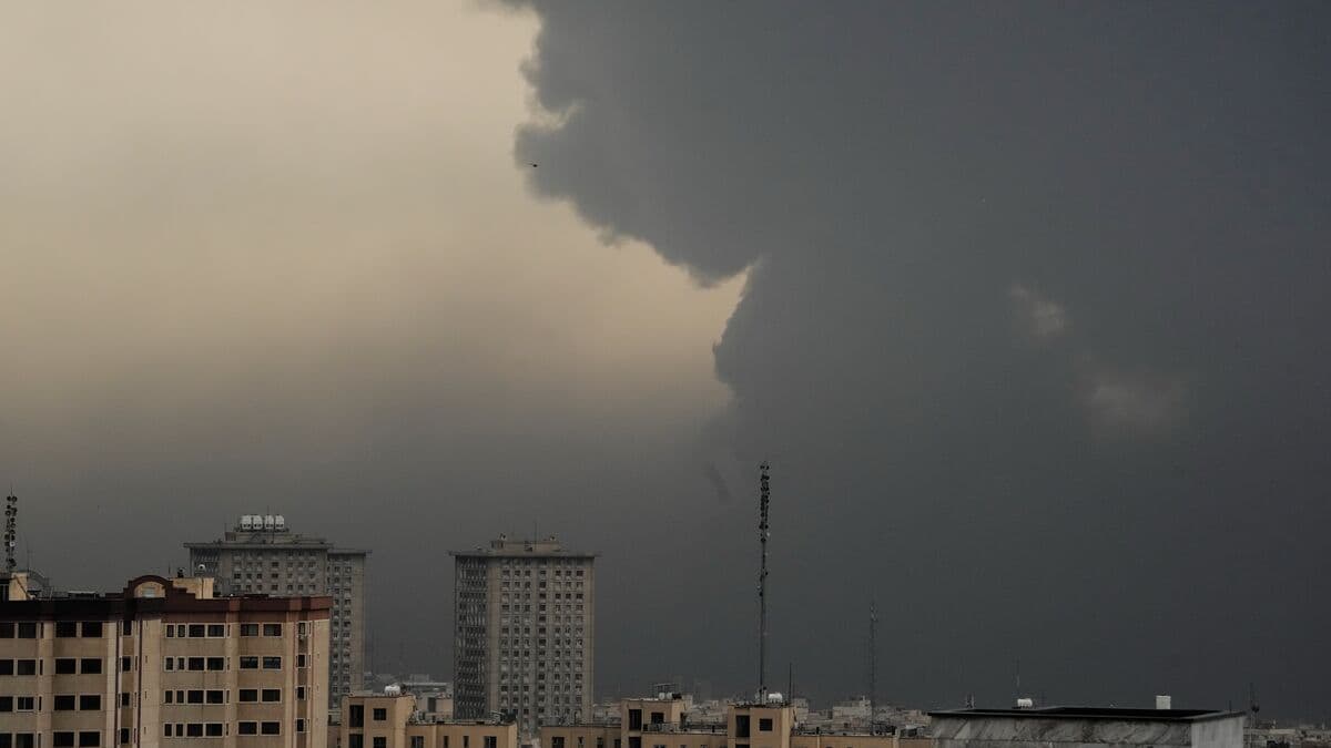 Oil inferno in Tehran - seventh American soldier dead