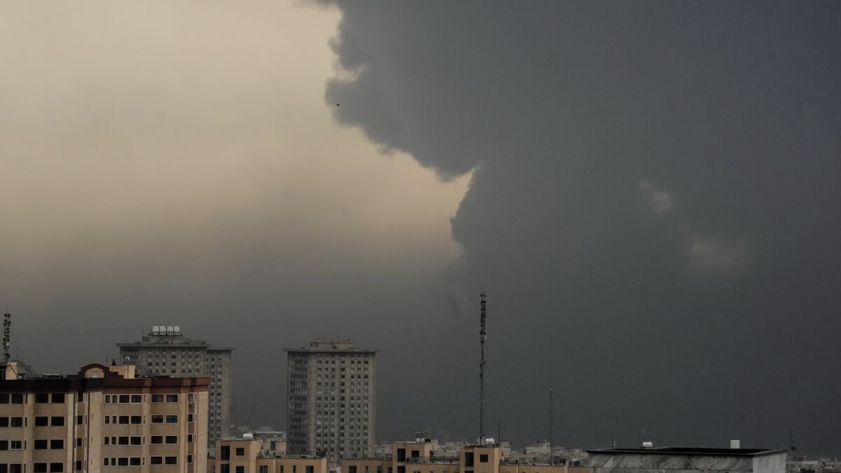 Oil inferno in Tehran - seventh American soldier dead