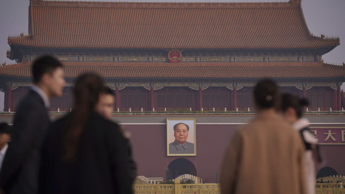 Xi's purge continues, top military officials fired