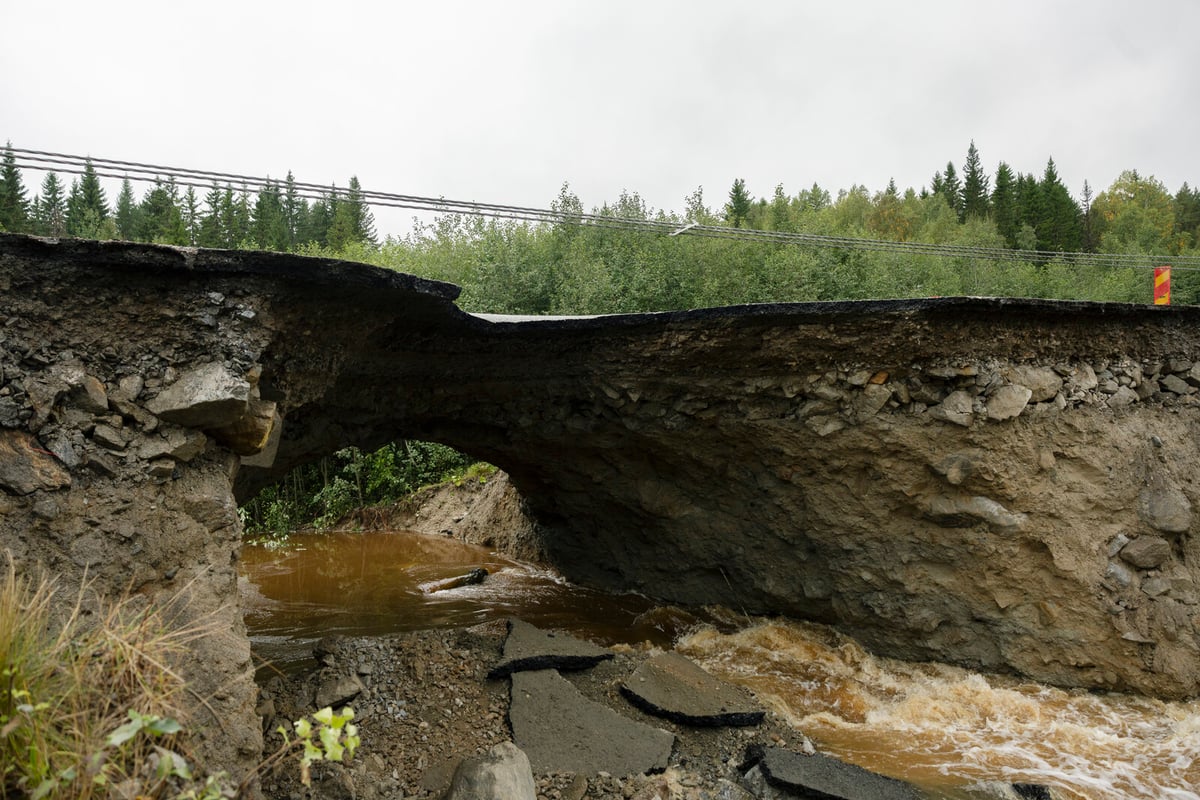 Norrland Coast Rainstorm Leaves Residents Stranded and Roads Washed Away