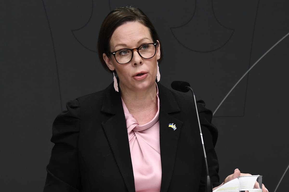 Calls to Tighten Rules on Swedish Ministers' Stock Transactions