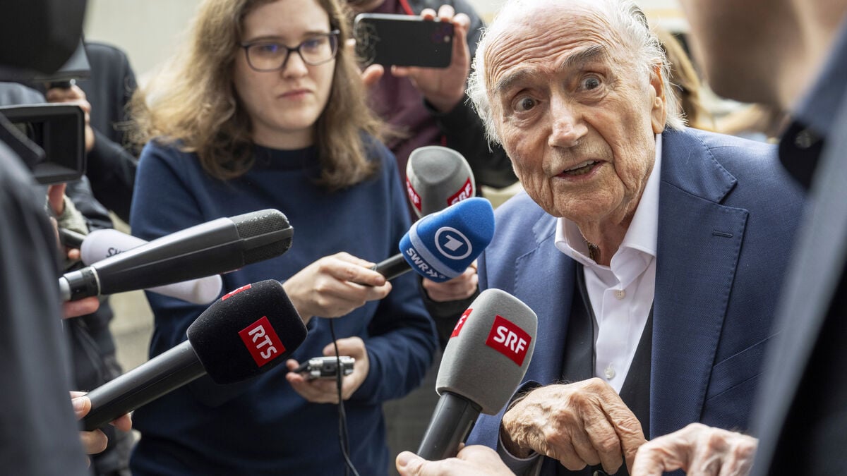 Former FIFA president Sepp Blatter says fans should boycott the World Cup
