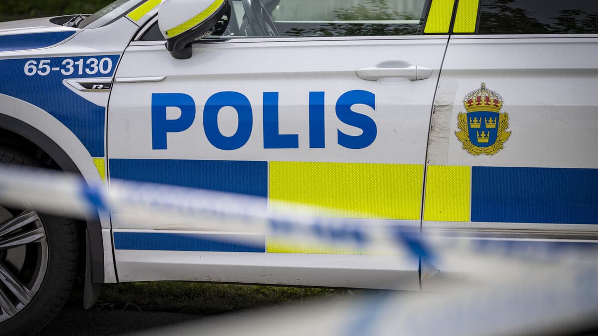 Police Officer Stabbed in Boden Intervention