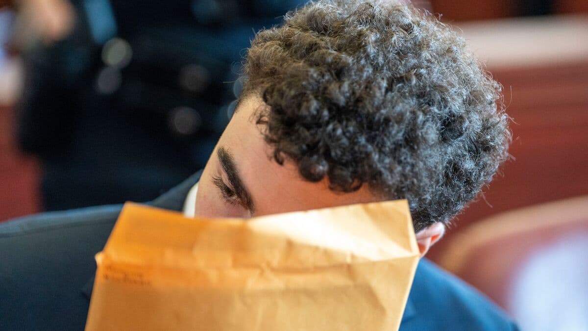 Mangione's defense will no longer pursue extreme emotional disturbances claim
