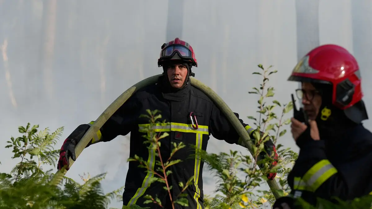New heatwave threatens firefighting efforts in Spain and France