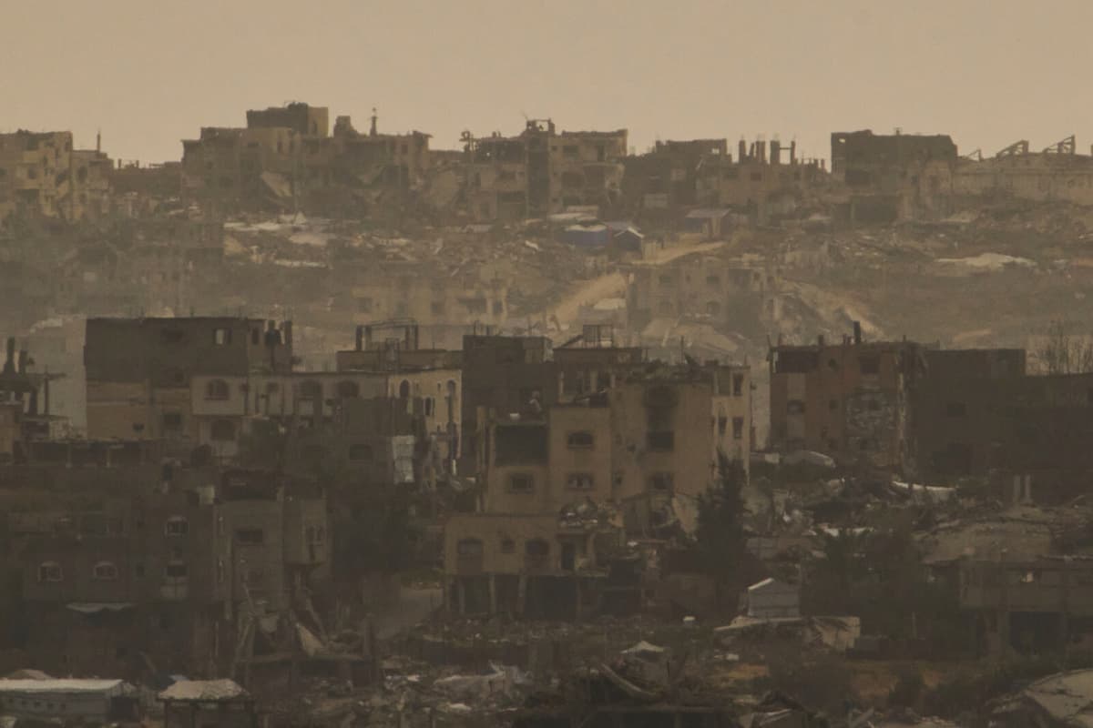 Israeli Strikes in Gaza Kill 37, Including Entire Family