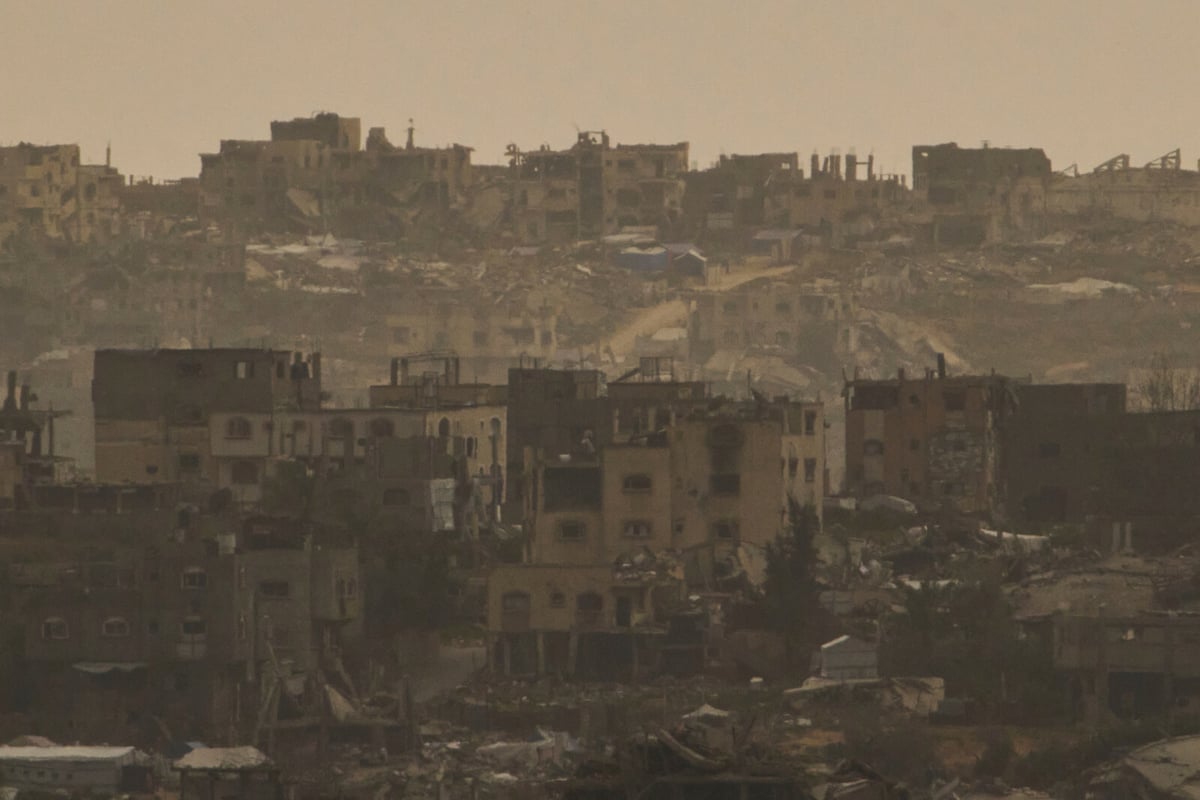 Israeli Strikes in Gaza Kill 37, Including Entire Family