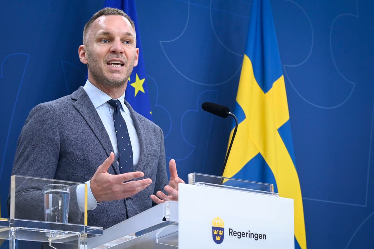 Government Invests in Apps and Underwater Cables for Digital Strategy