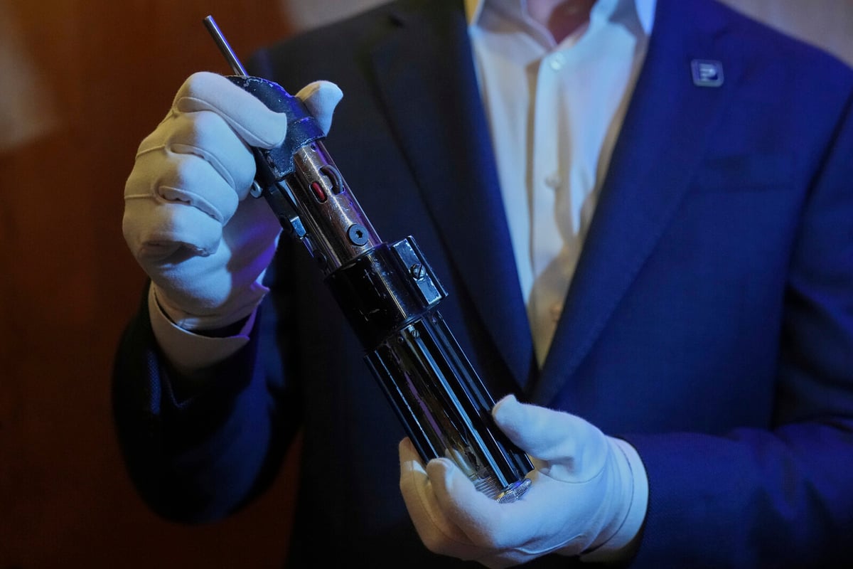 Darth Vader's Lightsaber Auctioned for Over 34 Million Kronor