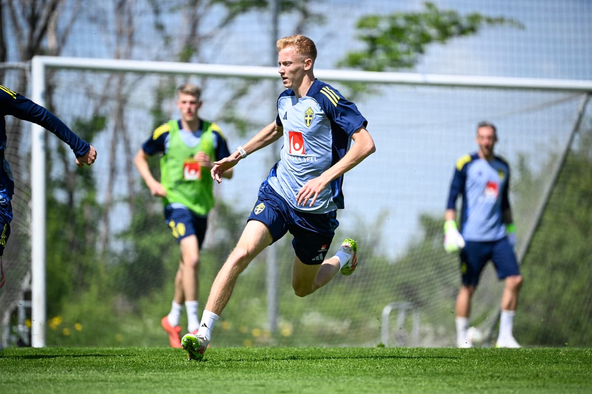 Hugo Larsson's Unique Celebration: Fire Extinguisher Prank After Frankfurt's Win